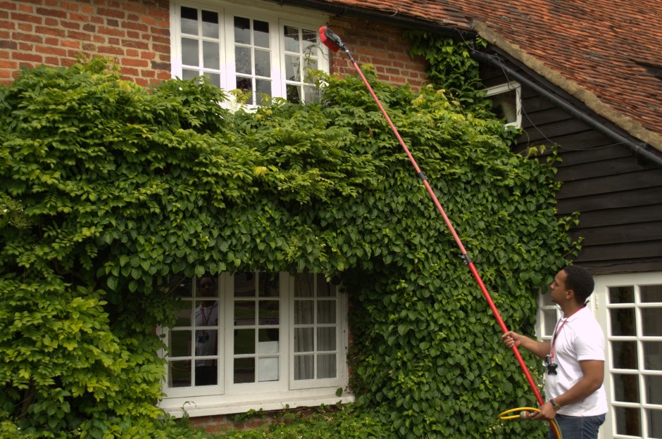 Step 1 - Find a Window Cleaning Ascot who has a good track record. Feel free to ask for referrals or testimonials.